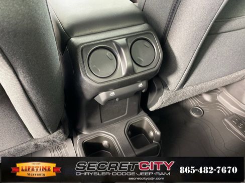 New 2025 Jeep Gladiator Sport image 25