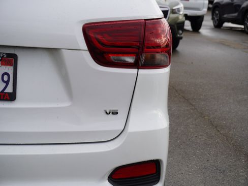 Used 2019 Kia Sorento LX image 10