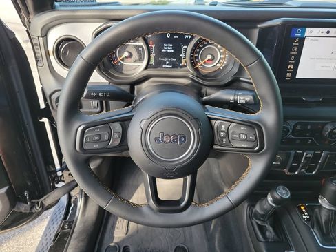 Used 2024 Jeep Wrangler Unlimited Sport AWD/4WD image 26