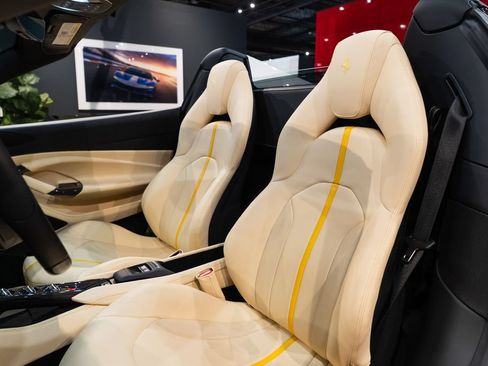 Certified 2023 Ferrari F8 Tributo RWD image 4
