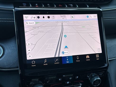 New 2022 Jeep Grand Cherokee Overland w/ Advanced Protech Group III image 19