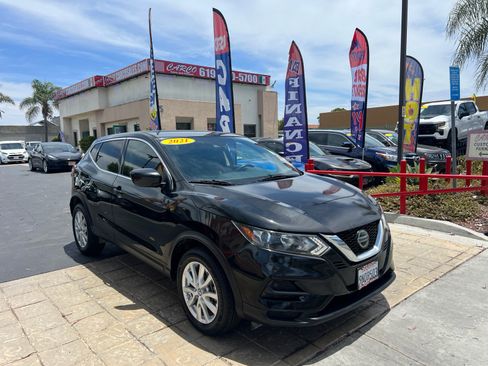 Used 2021 Nissan Rogue Sport S FWD image 2