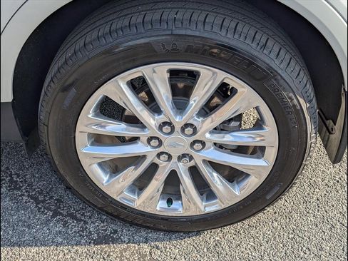 Used 2017 Cadillac XT5 Platinum image 22