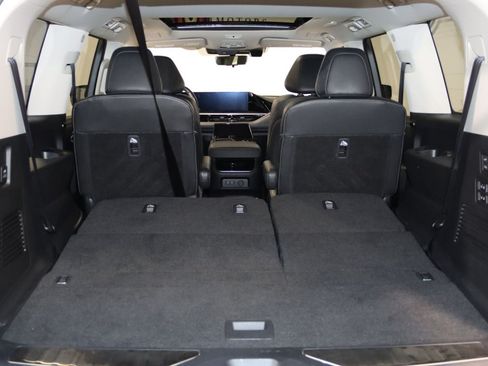 Used 2025 INFINITI QX80 Sensory AWD/4WD image 15