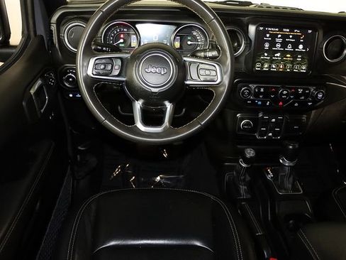 Used 2023 Jeep Wrangler Unlimited Sahara image 3