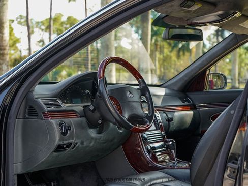 Used 2009 Maybach 62 image 25