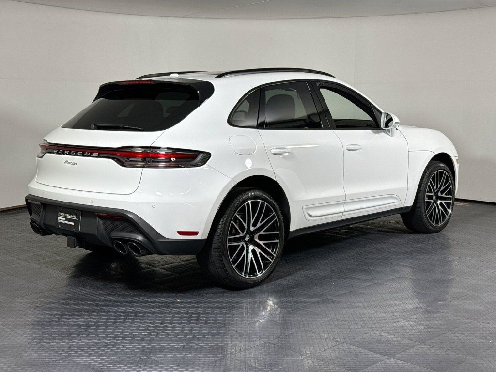 Certified 2025 Porsche Macan AWD/4WD image 7