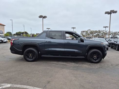 Used 2026 Chevrolet Silverado EV LT AWD/4WD image 9