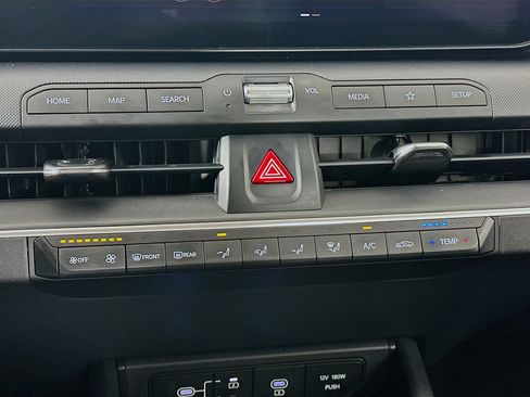 Used 2025 Kia K4 FWD image 23