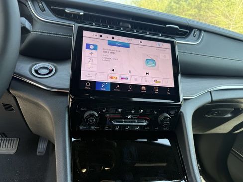 New 2025 Jeep Grand Cherokee L Overland w/ Trailer Tow Package image 8