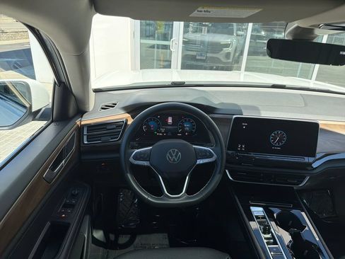 Certified 2026 Volkswagen Atlas SE AWD/4WD image 16