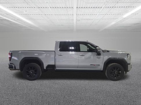 Used 2024 GMC Sierra 2500 AT4 w/ AT4 Premium Plus Package image 5