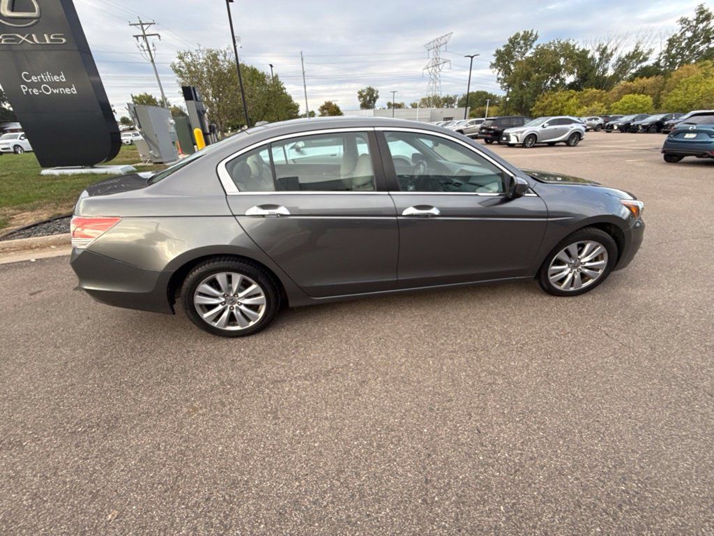 Used 2011 Honda Accord EX-L image 16