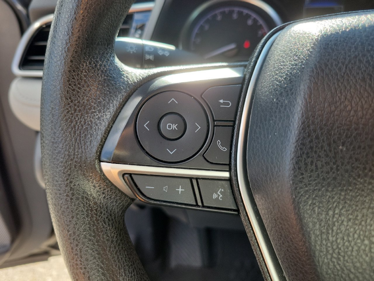 Used 2021 Toyota Camry LE FWD image 19