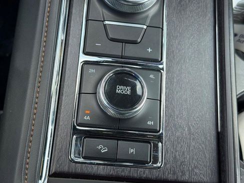 Certified 2024 Ford Expedition Max Platinum image 30