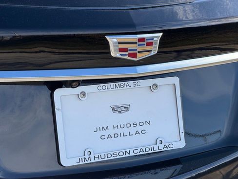 Certified 2025 Cadillac XT5 Premium Luxury image 8