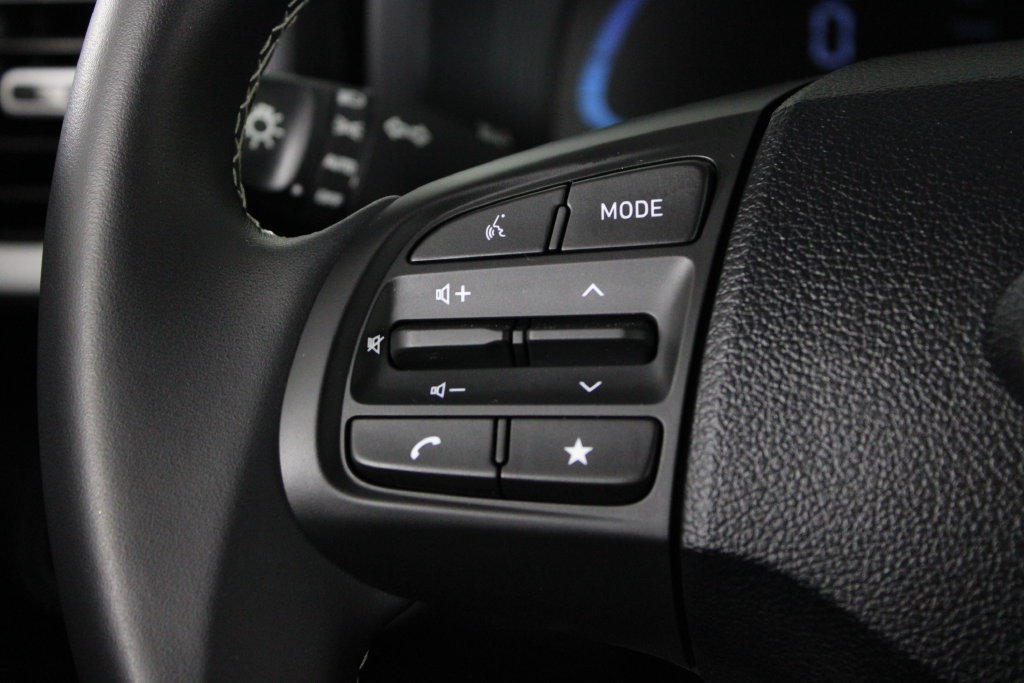 Certified 2026 Hyundai Venue SEL FWD image 27