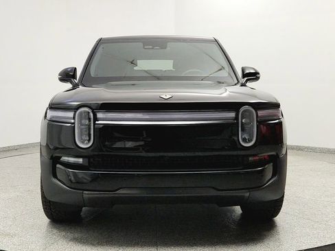 Used 2025 Rivian R1S Adventure image 8