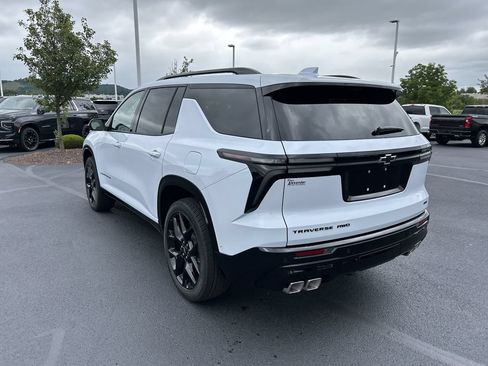 New 2026 Chevrolet Traverse RS w/ LPO, Floor Liner Package AWD/4WD image 5