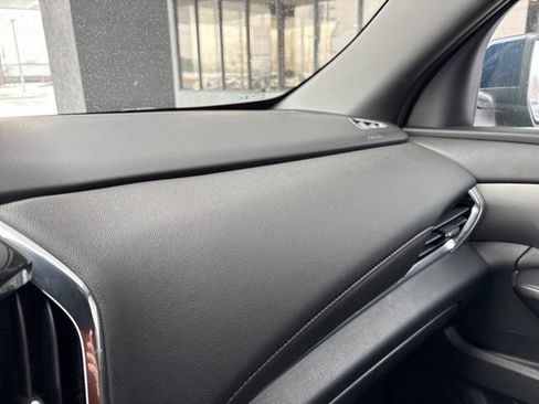 Used 2023 Chevrolet Traverse LT image 20