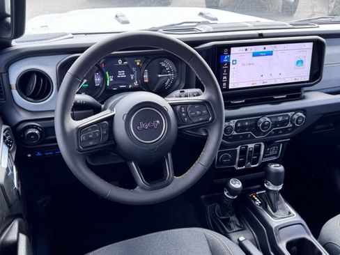 Used 2024 Jeep Wrangler Unlimited w/ Convenience Group AWD/4WD image 23