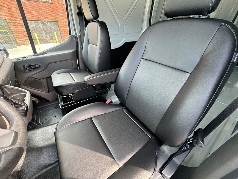 New 2027 Ford Transit 250 148 Medium Roof RWD image 11