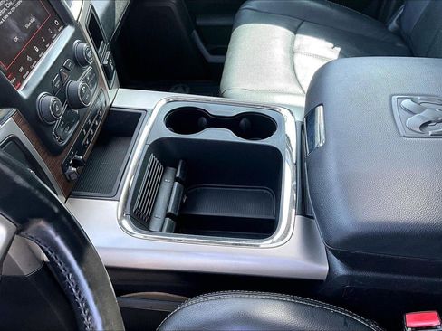 Used 2018 RAM 2500 Laramie w/ Convenience Group AWD/4WD image 13