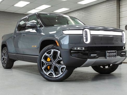 Used 2022 Rivian R1T Adventure image 1