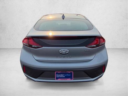 Used 2020 Hyundai Ioniq SE FWD image 7