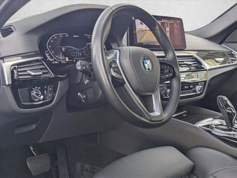 Certified 2023 BMW 530e w/ Convenience Package image 10