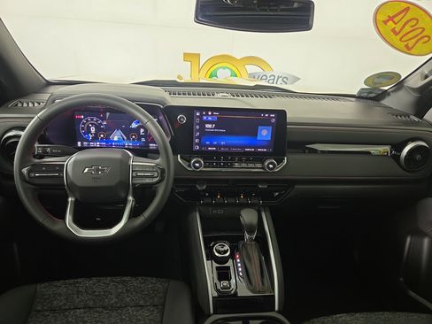 Certified 2024 Chevrolet Colorado Z71 w/ LPO, Dark Essentials Package image 13