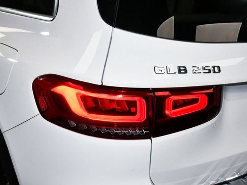 Used 2022 Mercedes-Benz GLB 250 4MATIC image 82
