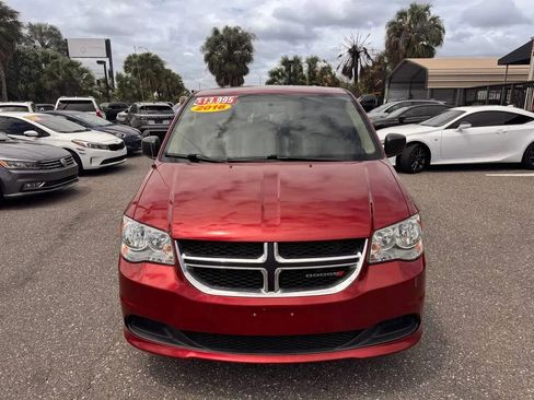 Used 2016 Dodge Grand Caravan American Value Package FWD image 2