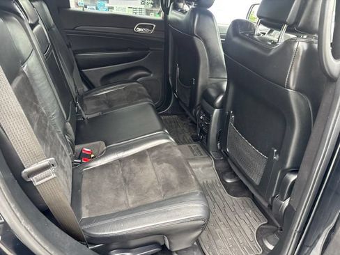 Used 2017 Jeep Grand Cherokee Altitude AWD/4WD image 7