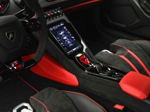 Used 2023 Lamborghini Huracan Tecnica image 38