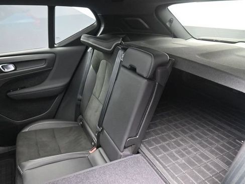 Used 2021 Volvo XC40 T4 R-Design w/ Protection Package Premier FWD image 22