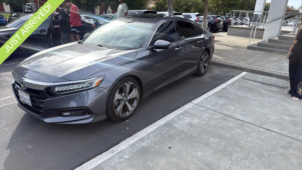 Used 2020 Honda Accord Touring image 1