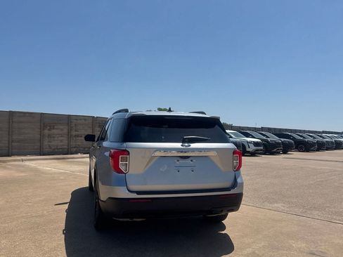 Used 2020 Ford Explorer XLT w/ Equipment Group 202A RWD image 19