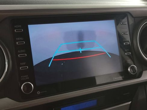 Used 2022 Toyota Tacoma SR5 w/ Technology Package image 18