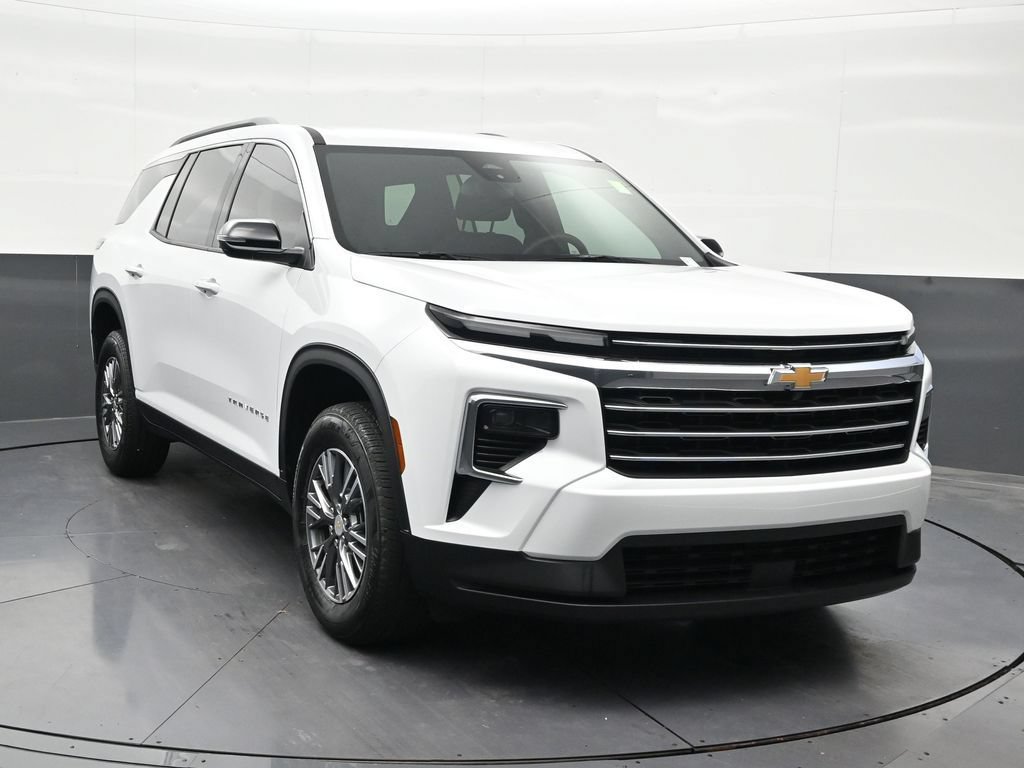 Used 2026 Chevrolet Traverse LT FWD image 8
