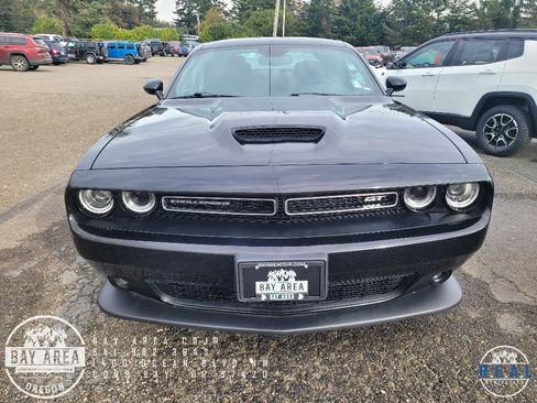 Used 2022 Dodge Challenger GT image 2