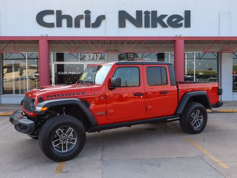Used 2026 Jeep Gladiator Mojave AWD/4WD image 1