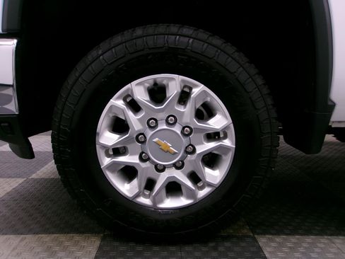 Used 2025 Chevrolet Silverado 2500 LT AWD/4WD image 16