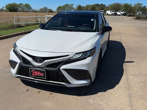 Used 2022 Toyota Camry XSE w/ Navigation Package image 4