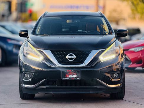 Used 2018 Nissan Murano SV image 2