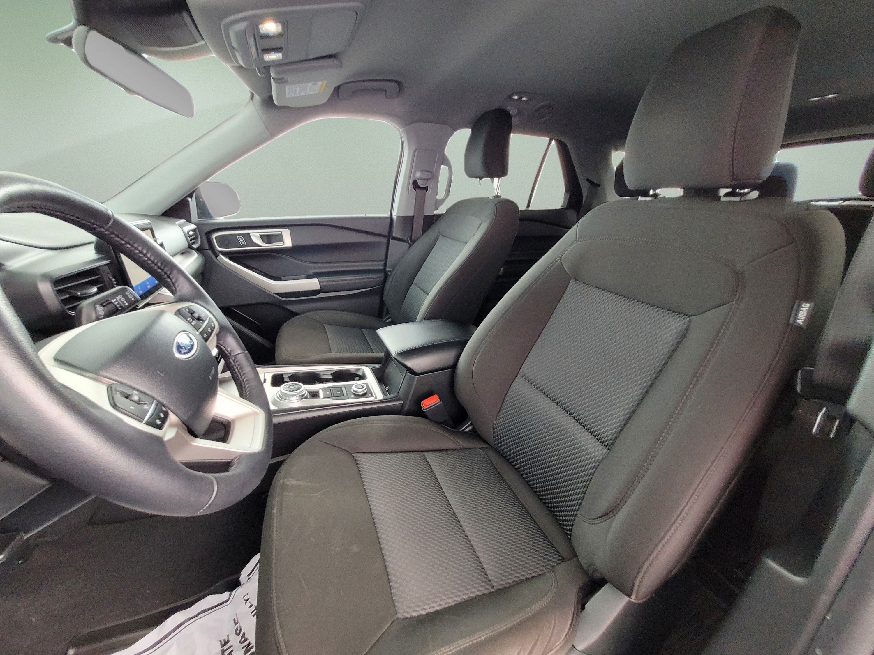 Used 2024 Ford Explorer XLT AWD/4WD image 28