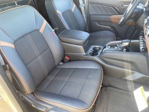 Used 2024 GMC Canyon AT4 image 25