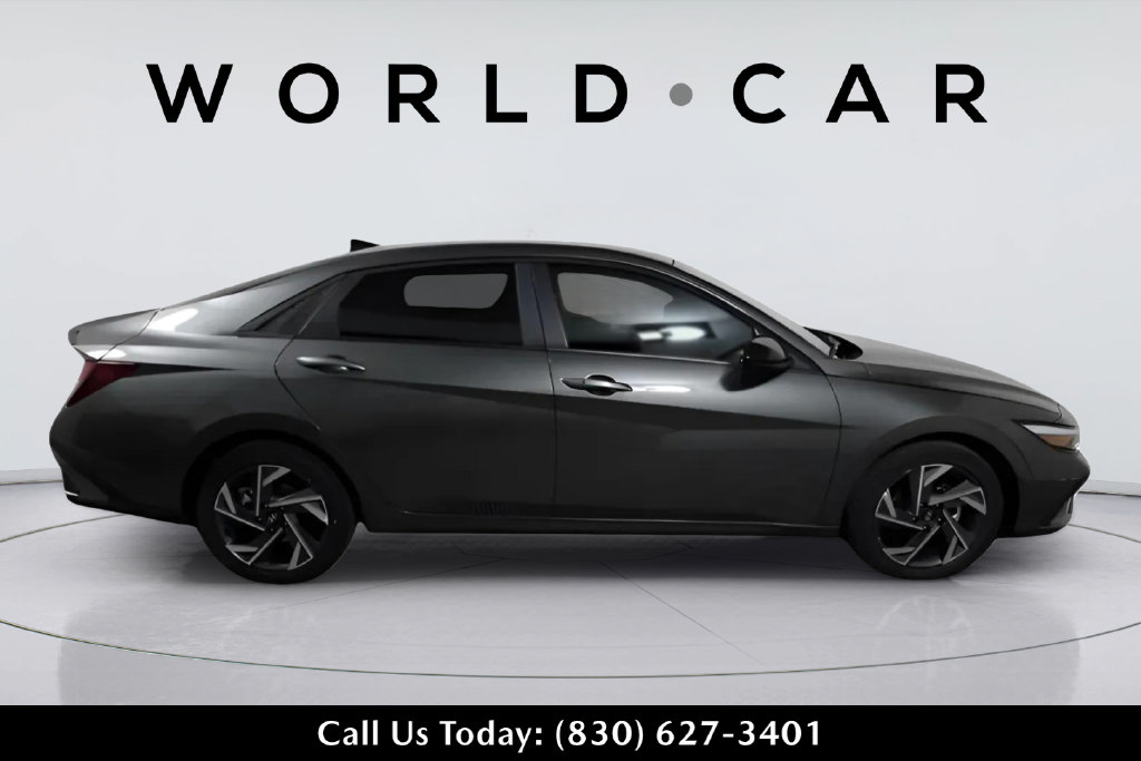 Used 2025 Hyundai Elantra Sport FWD image 2