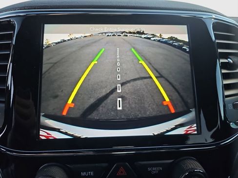 Used 2019 Jeep Grand Cherokee Altitude image 14