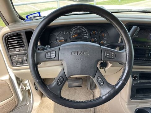 Used 2003 GMC Yukon XL SLT w/ 1SD Preferred Equipment Group RWD image 11